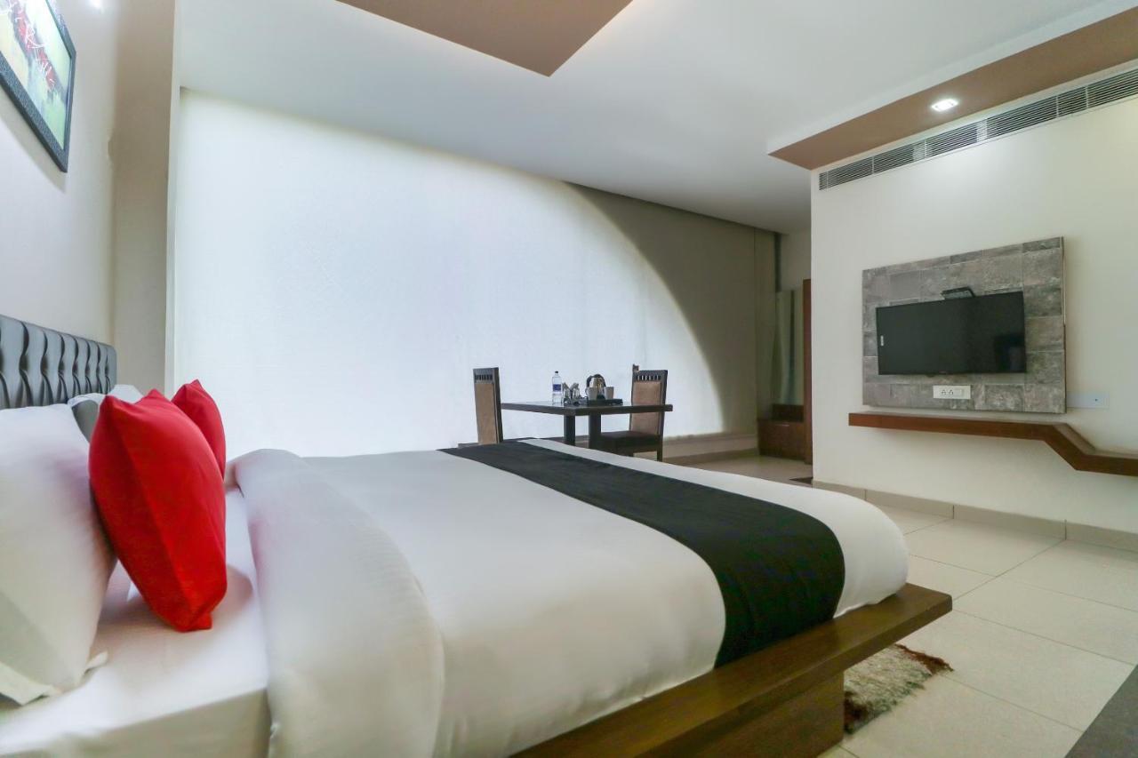 Townhouse 765 The Grace Hotel Patiala Bagian luar foto