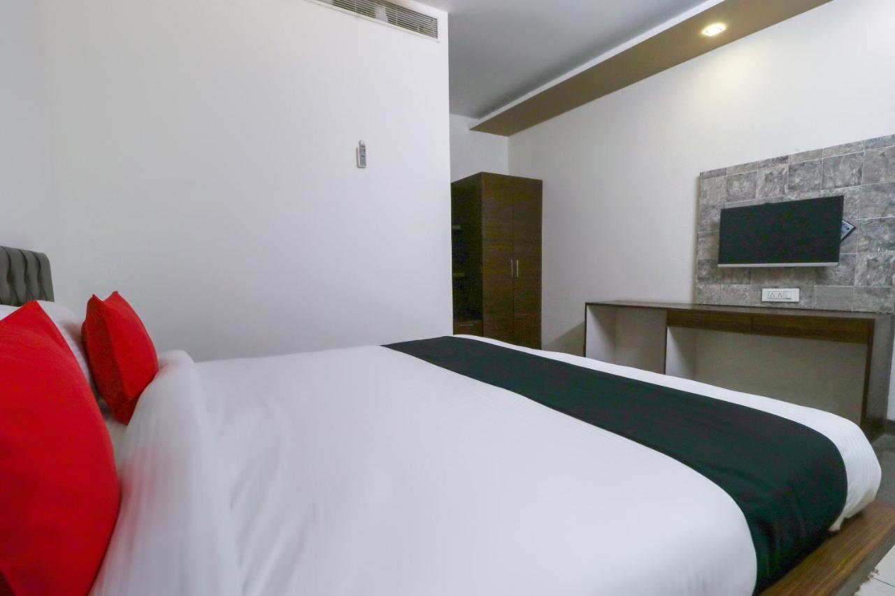 Townhouse 765 The Grace Hotel Patiala Bagian luar foto