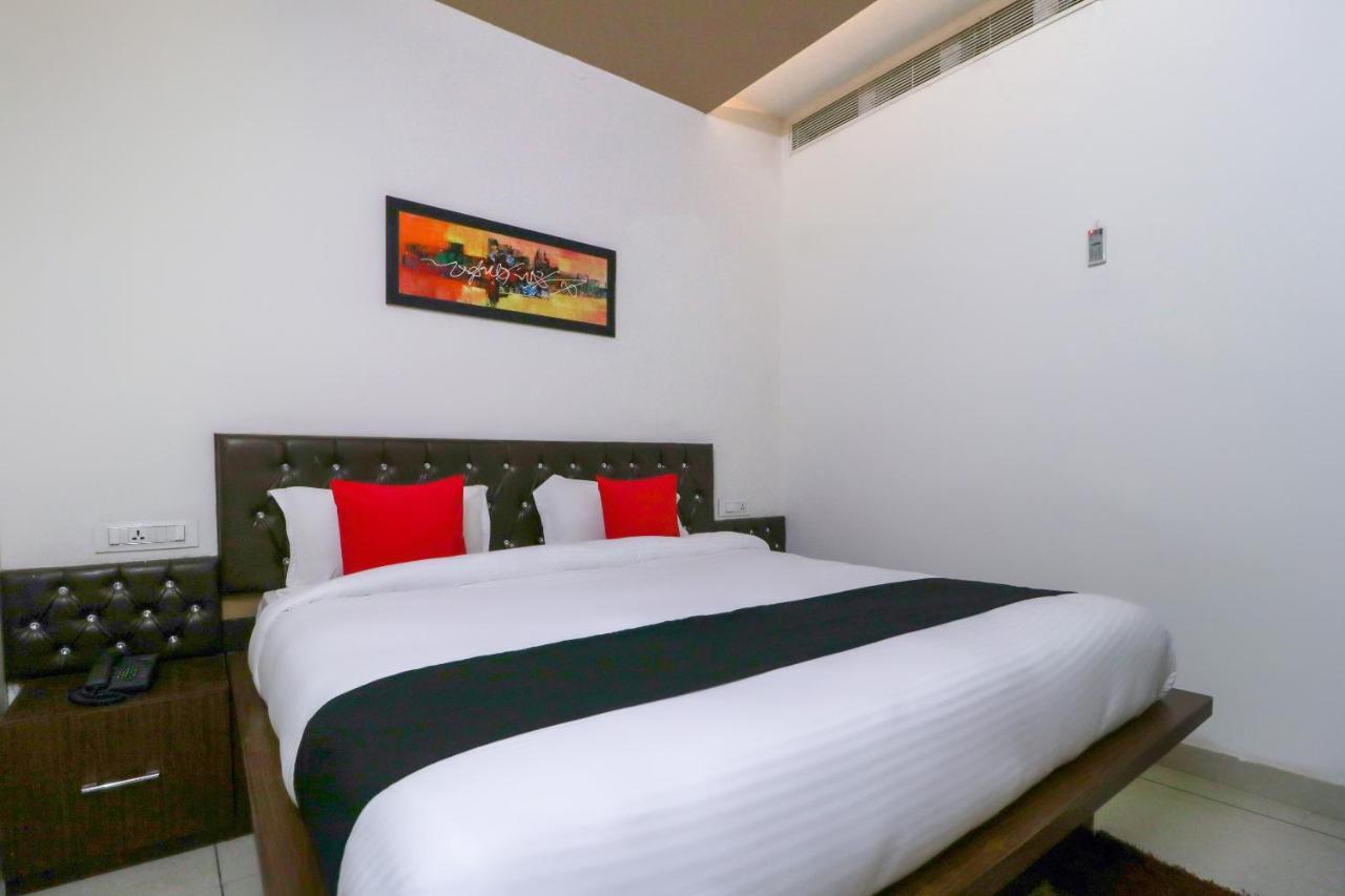 Townhouse 765 The Grace Hotel Patiala Bagian luar foto